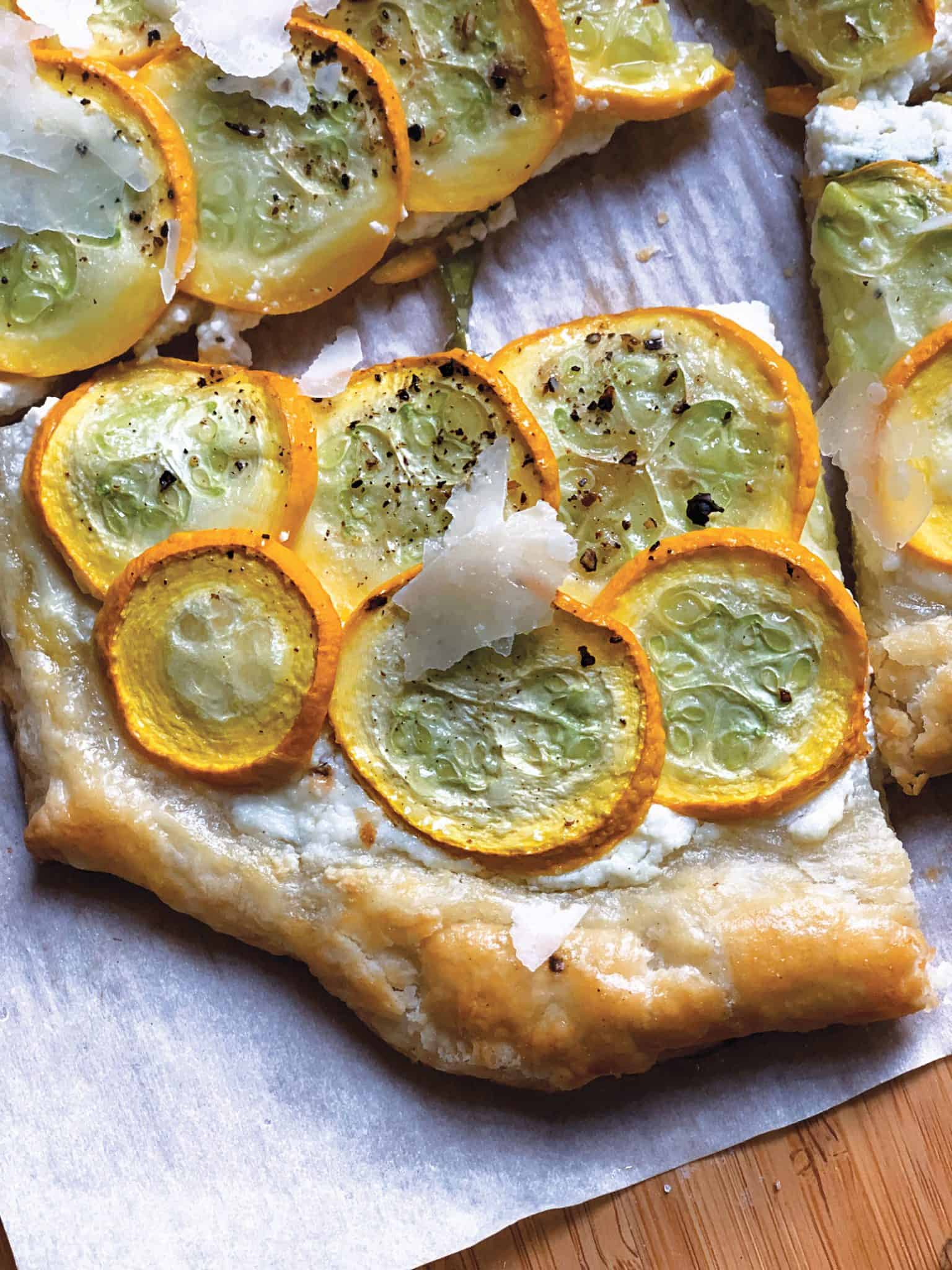 A lovely yellow squash tart with ready-made puff pastry, fresh yellow squash, ricotta, extra virgin olive oil and a sprinkle of lemon zest.