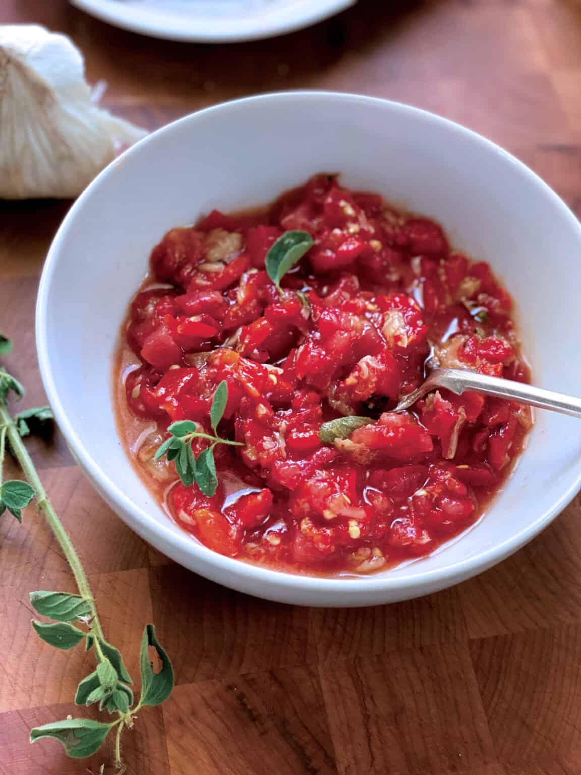 Spicy Red Pepper Tomato Relish The Greek Foodie
