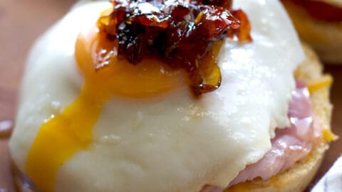 https://thegreekfoodie.com/wp-content/uploads/2023/01/Fried_egg_sandwich_SQ2-480x270.jpg