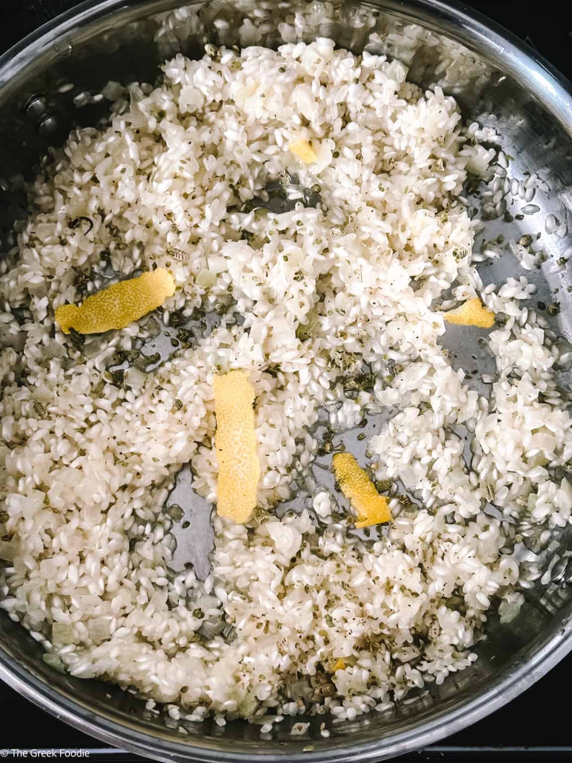 Greek Lemon Rice (Rizi Lemonato) - The Greek Foodie
